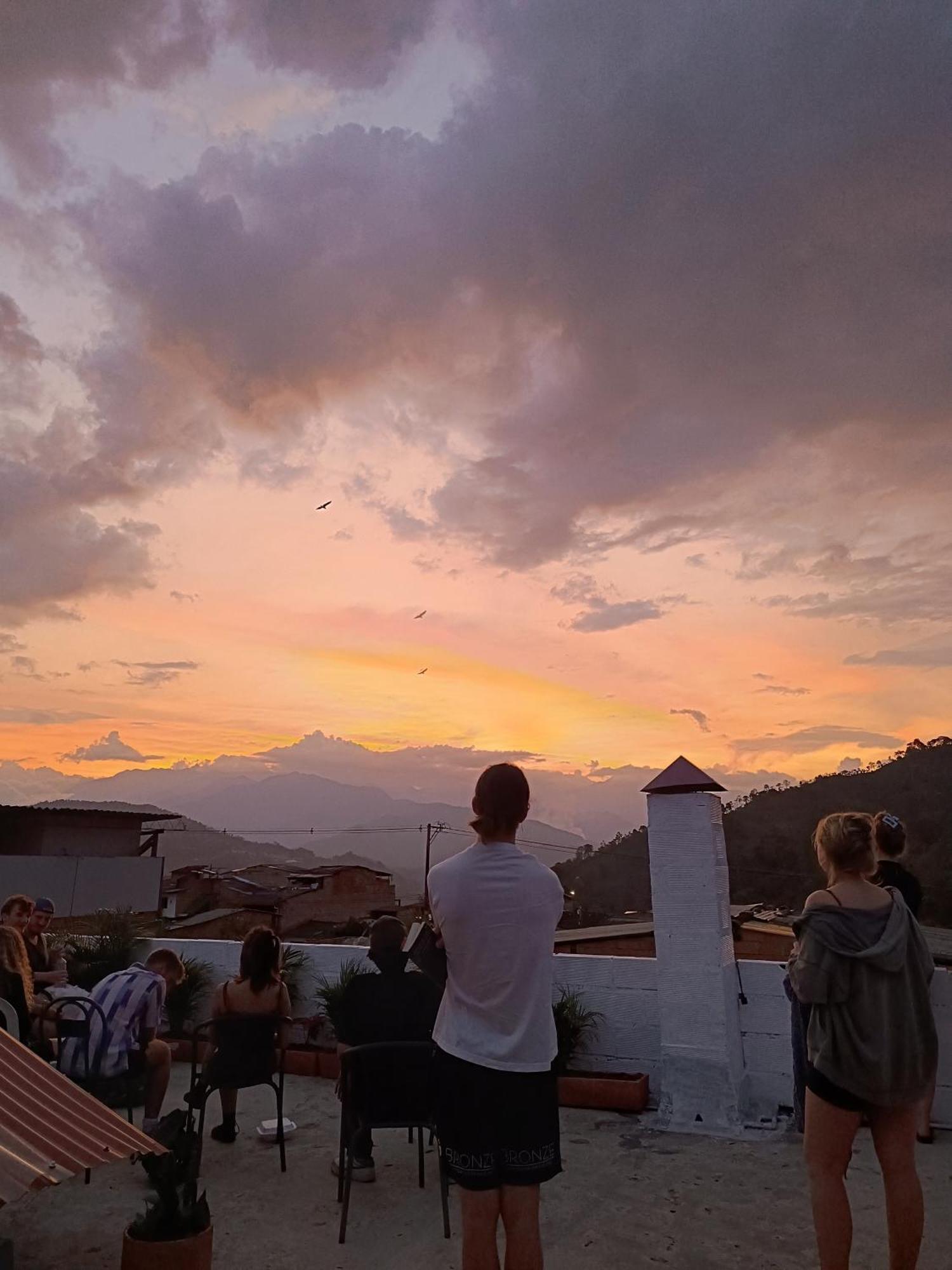 Magic Jardin Hostel - Patio, Balcony & Rooftop ภายนอก รูปภาพ