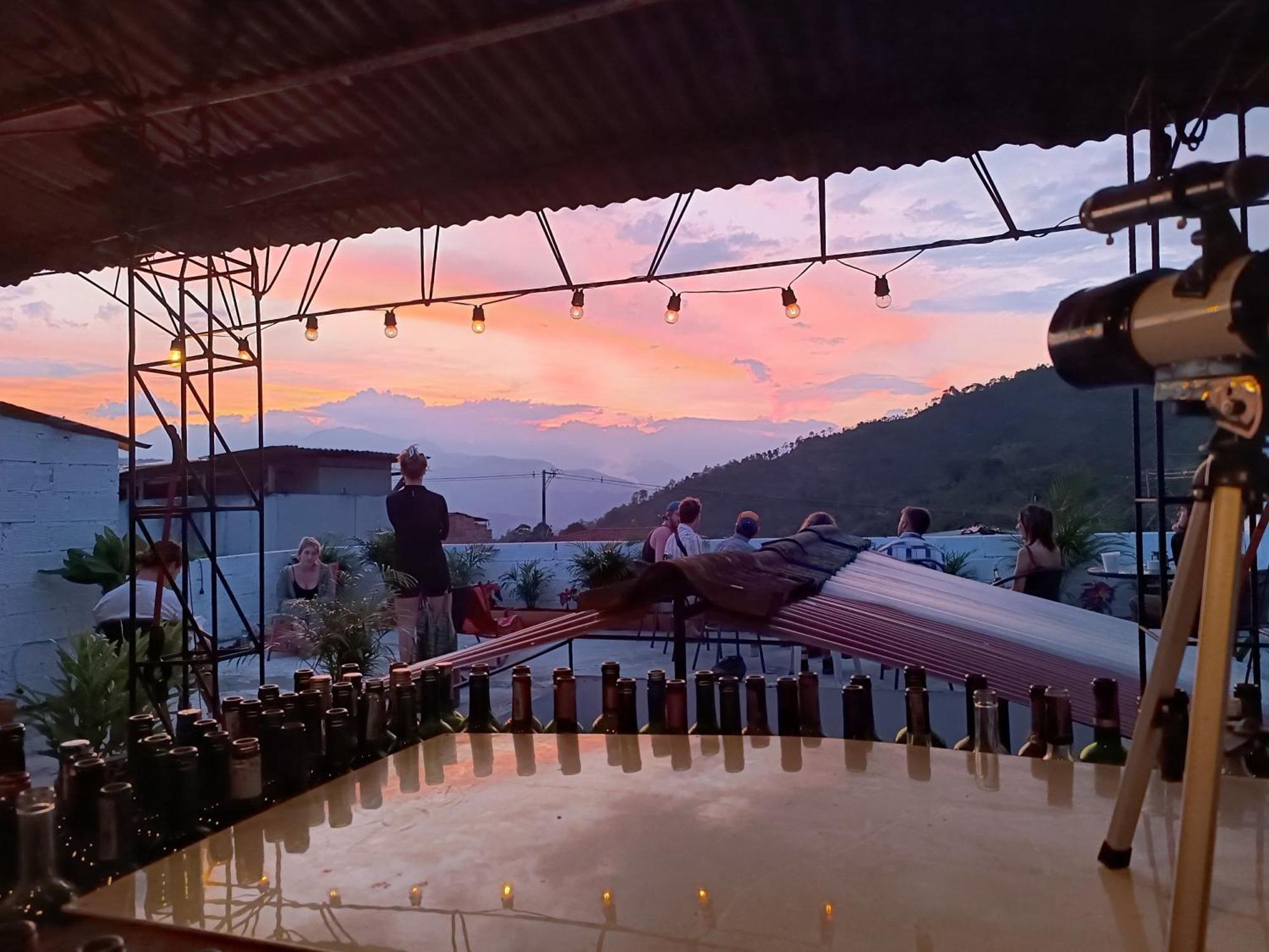 Magic Jardin Hostel - Patio, Balcony & Rooftop ภายนอก รูปภาพ