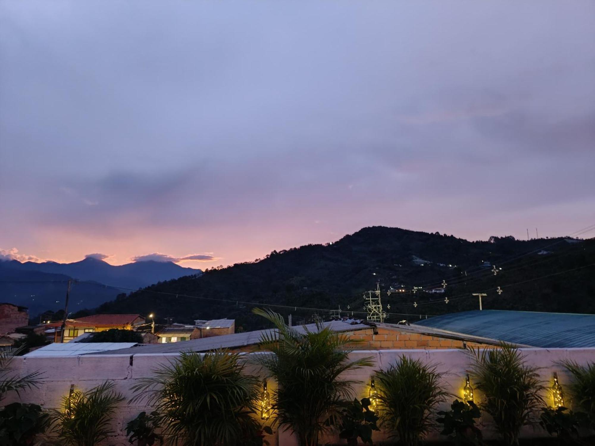 Magic Jardin Hostel - Patio, Balcony & Rooftop ภายนอก รูปภาพ