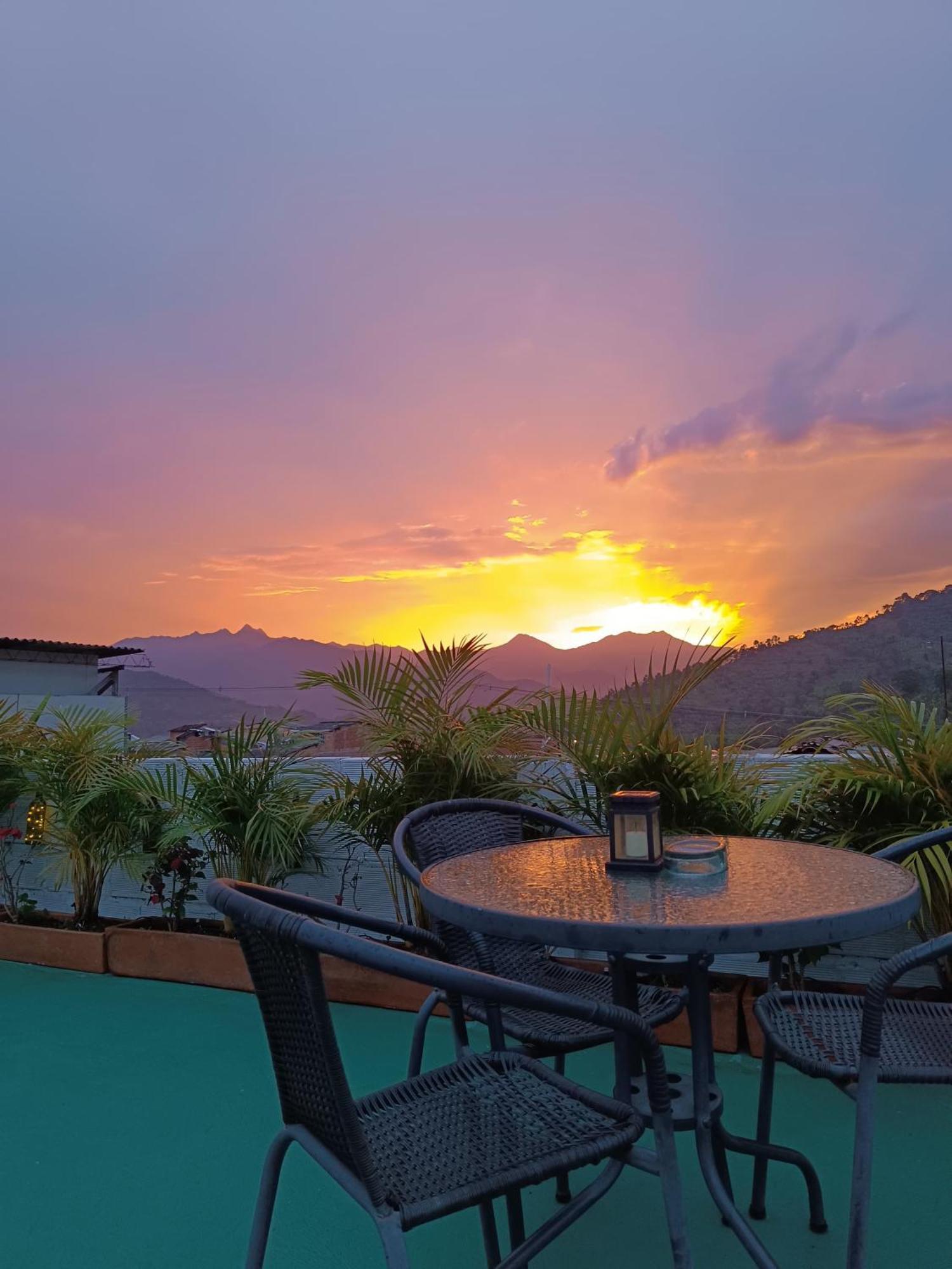 Magic Jardin Hostel - Patio, Balcony & Rooftop ภายนอก รูปภาพ