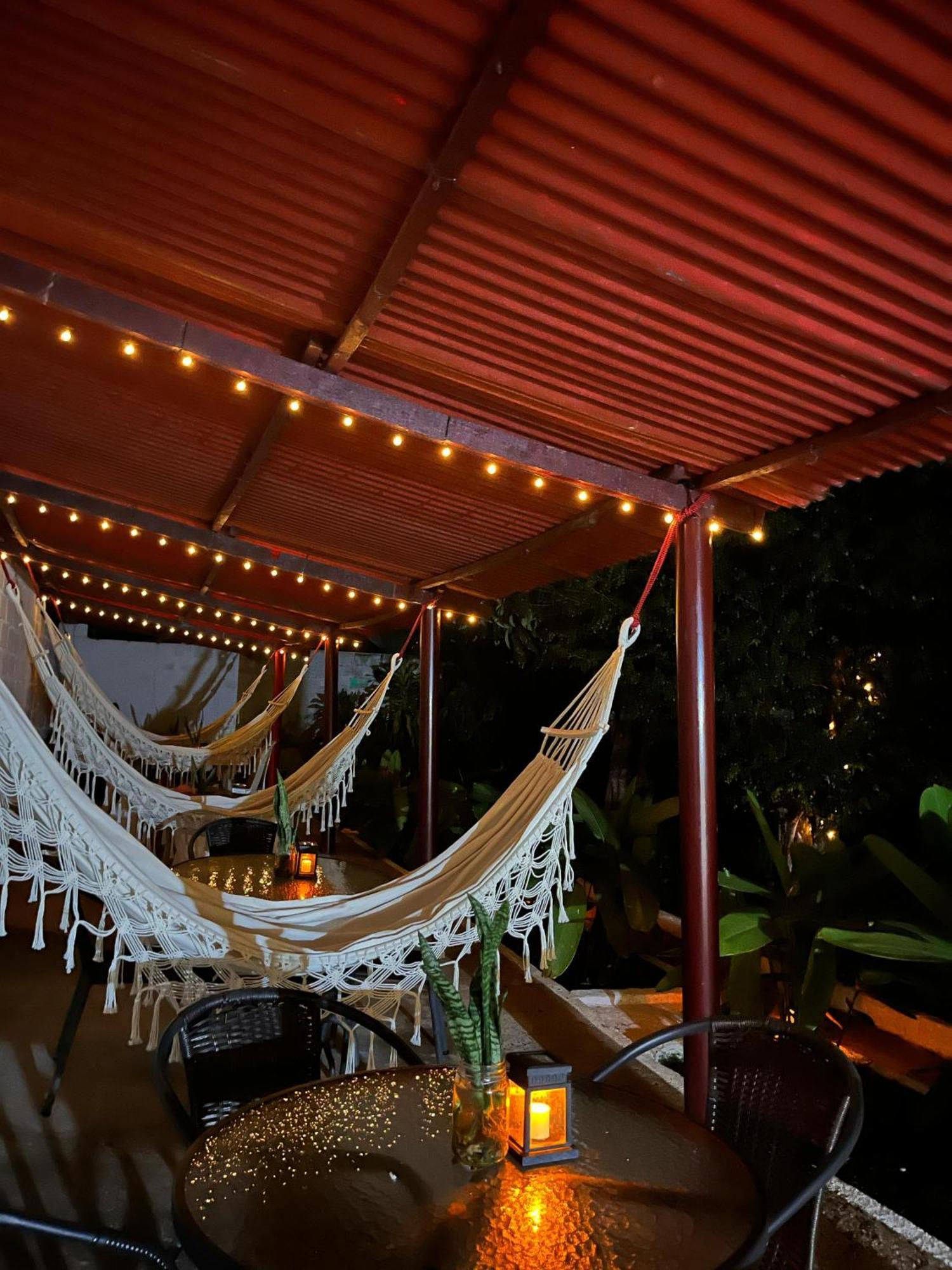 Magic Jardin Hostel - Patio, Balcony & Rooftop ภายนอก รูปภาพ